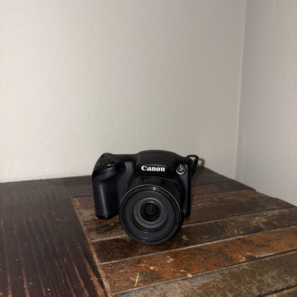 Canon Camera - Picture 1 of 3